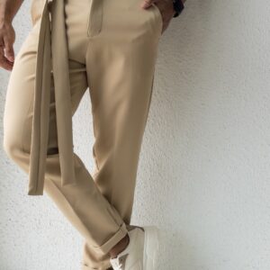 PANTALÓN CON TIRA CAQUI