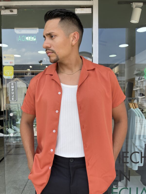 CAMISA CUELLO CUBANO MANGA CORTA TERRACOTA