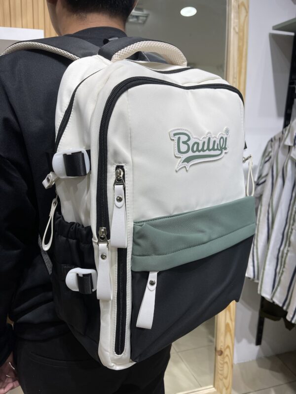 MOCHILA CREMA