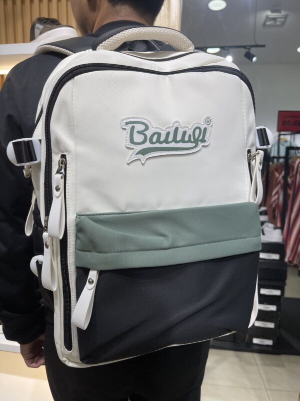 MOCHILA CREMA