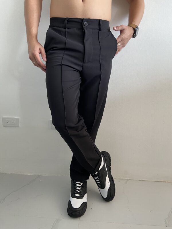 PANTALÓN PRETINA NORMAL CON LÍNEA NEGRO
