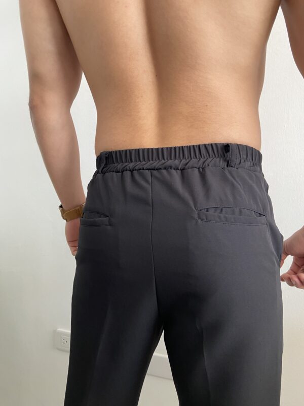PANTALÓN PRETINA NORMAL CON LÍNEA NEGRO