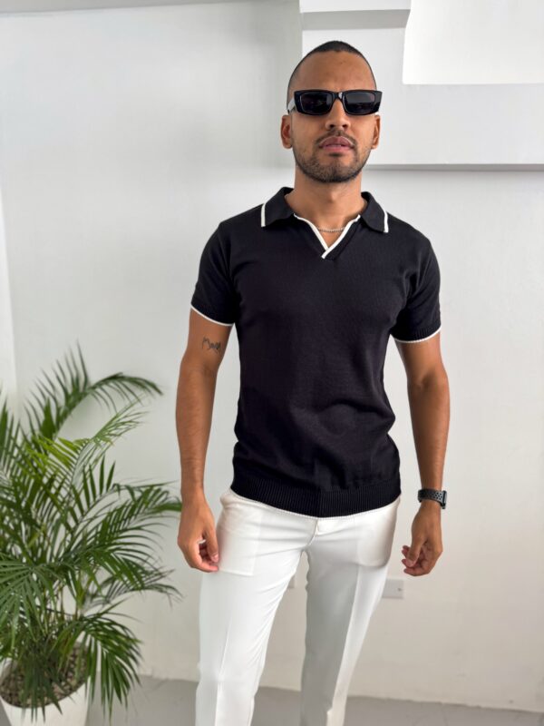 CAMISA TEJIDA CUELLO V NEGRA