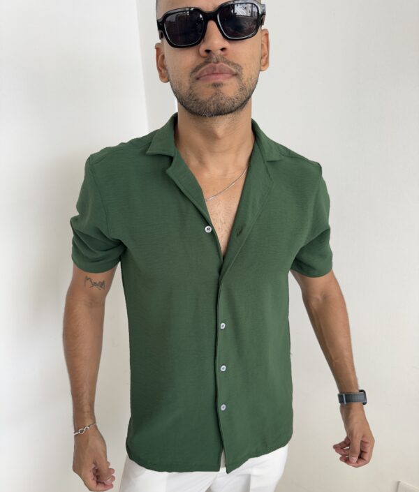 CAMISA CUELLO CUBANO VERDE