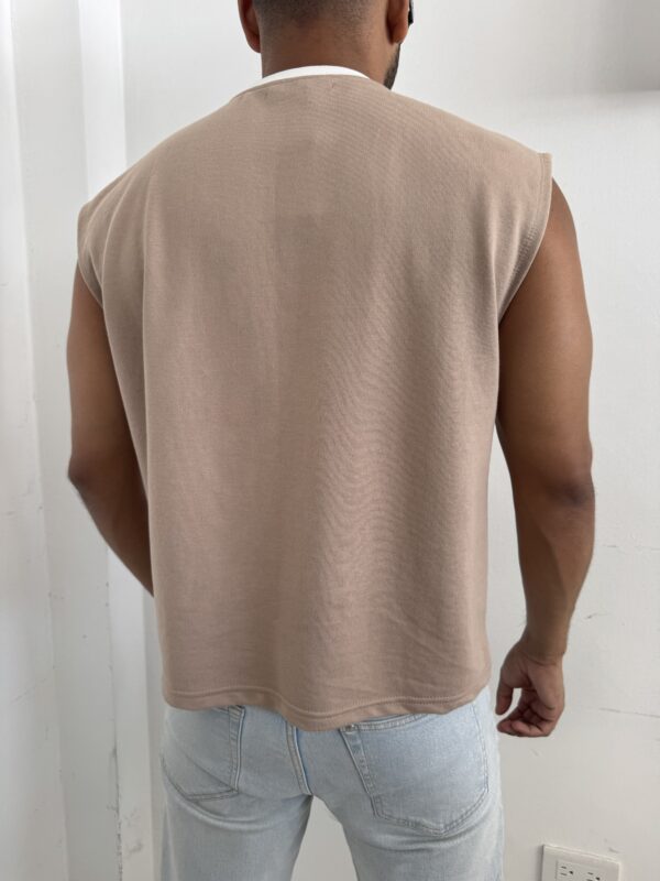 CAMISETA SIN MANGAS CAFÉ