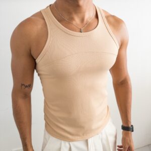 CAMISETA BÁSICA CON CORTE