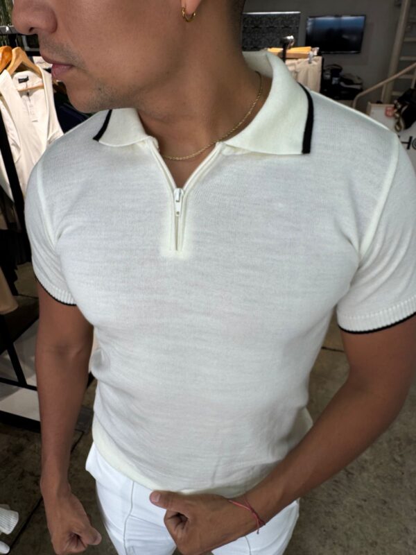 CAMISA TEJIDA CON CIERRE BLANCA