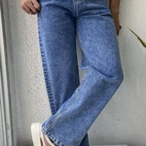 JEAN OVERSIZED CON ABERTURA AZUL