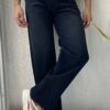 JEAN OVERSIZED CON ABERTURA NEGRO