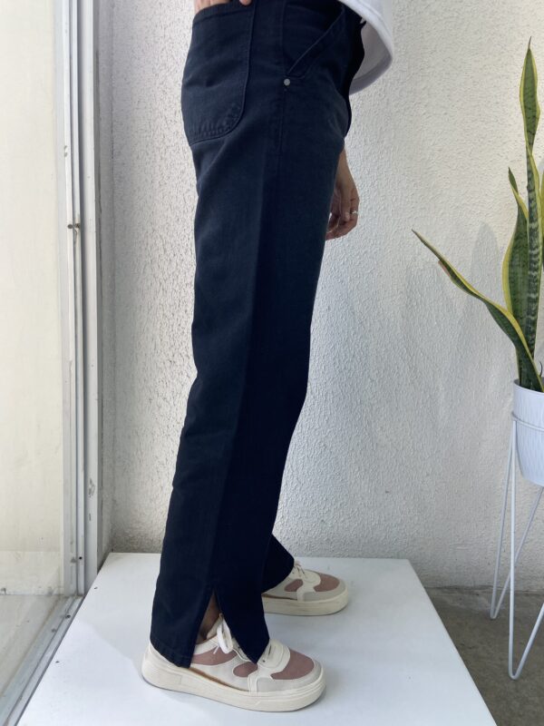 JEAN OVERSIZED CON ABERTURA NEGRO