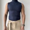 CAMISETA BÁSICA CON CUELLO AZUL