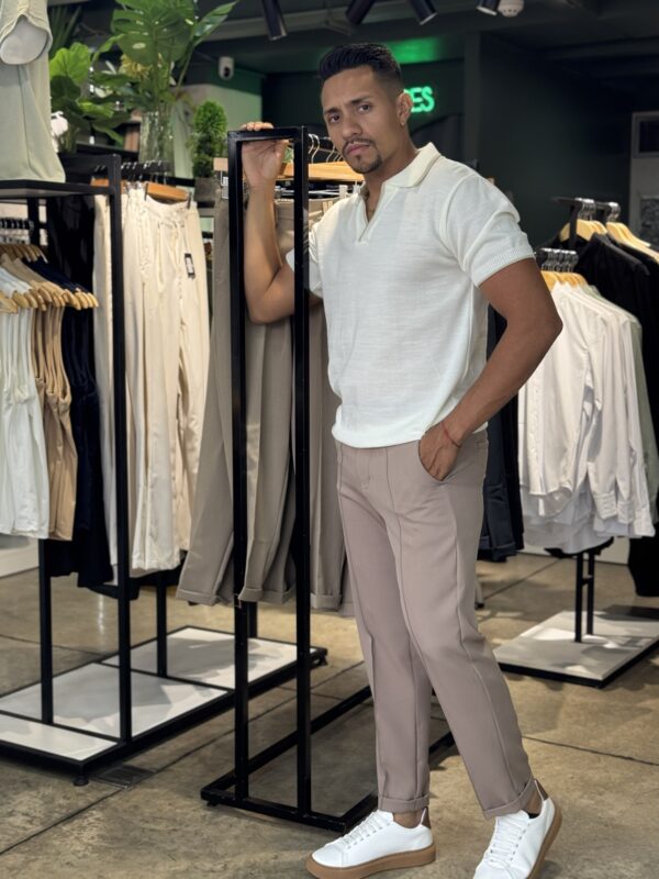PANTALON PRETINA NORMAL CON LÍNEA CHOCOLATE