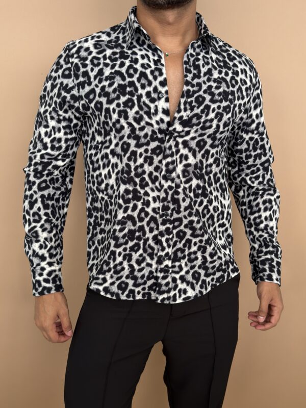 CAMISA ANIMAL PRINT B/N