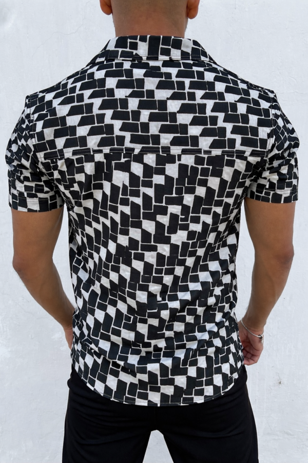 CAMISA CUELLO CUBANO ESTAMPADO NEGRO