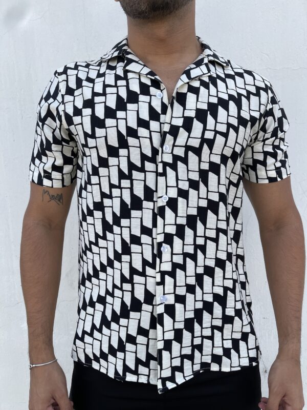 CAMISA CUELLO CUBANO ESTAMPADO NEGRO
